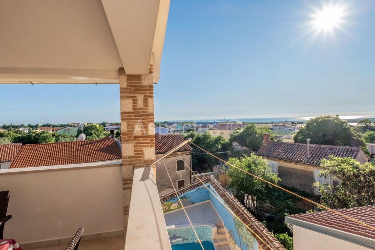 Apartmanska kuća,6 apartmana,pogled more,bazen, Vodnjan-Dignano