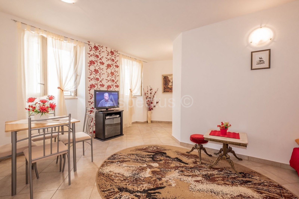 Apartmanska kuća,6 apartmana,pogled more,bazen, Vodnjan-Dignano