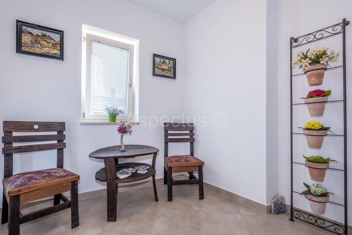 Apartmanska kuća,6 apartmana,pogled more,bazen, Vodnjan-Dignano