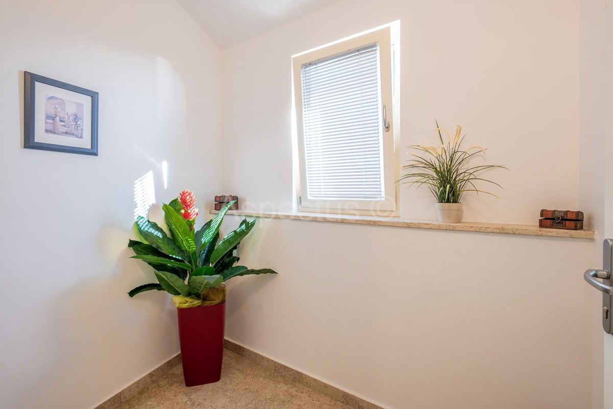 Apartmanska kuća,6 apartmana,pogled more,bazen, Vodnjan-Dignano