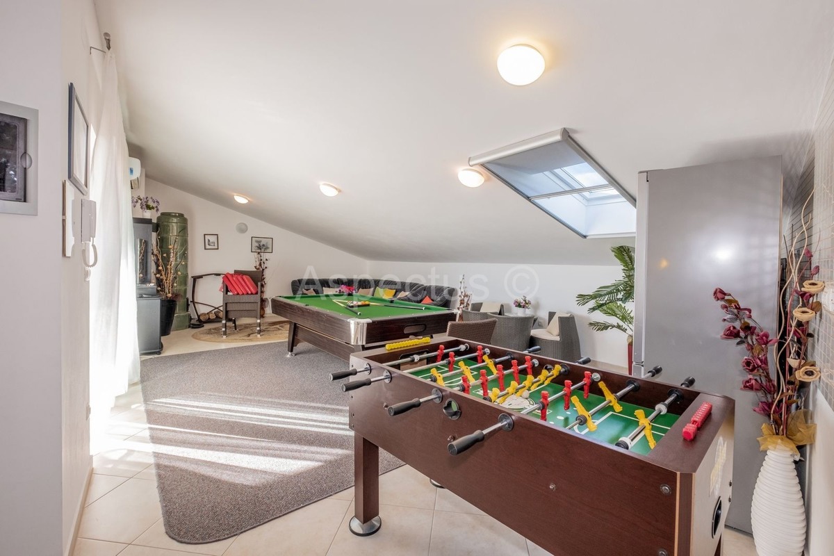 Apartmanska kuća,6 apartmana,pogled more,bazen, Vodnjan-Dignano