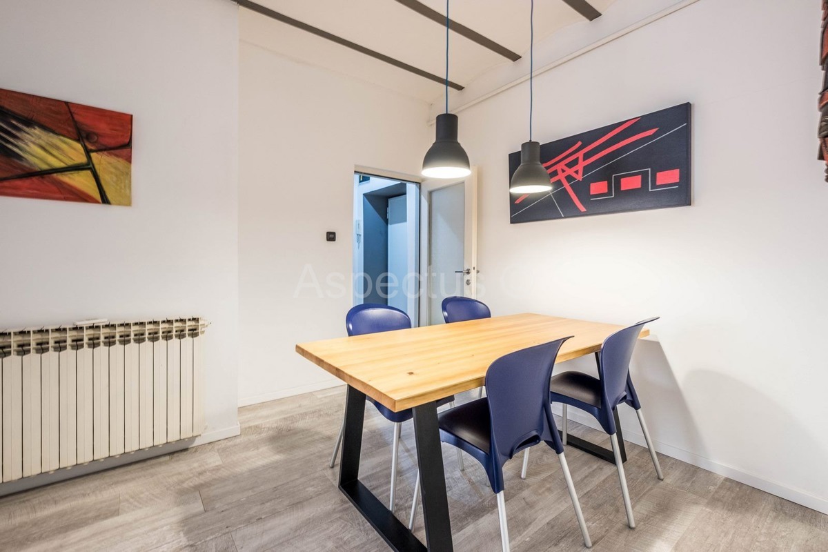 Komforan dvosoban stan + konoba, visoko prizemlje, Pula, Centar