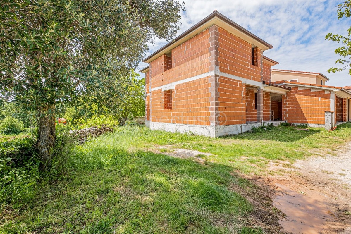 Casa con piscina, in costruzione grezza | Marčana, vicino a Pola, Istria