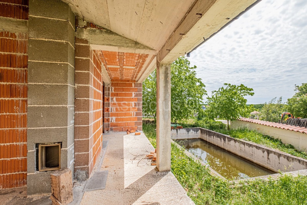 Casa con piscina, in costruzione grezza | Marčana, vicino a Pola, Istria