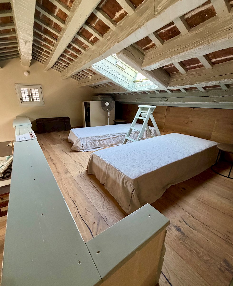 Appartamento splendidamente arredato con vista sul mare a Rovigno