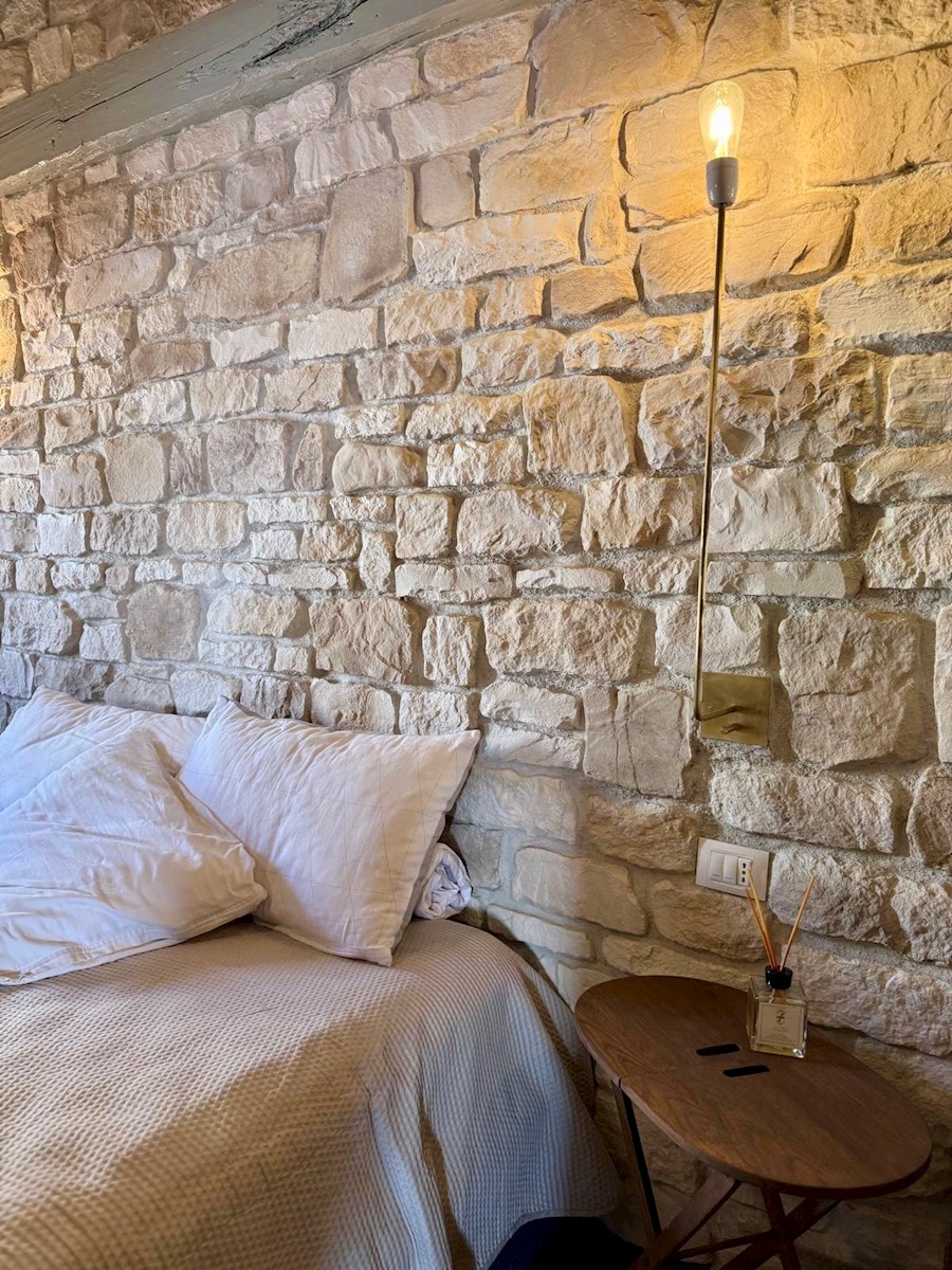 Appartamento splendidamente arredato con vista sul mare a Rovigno