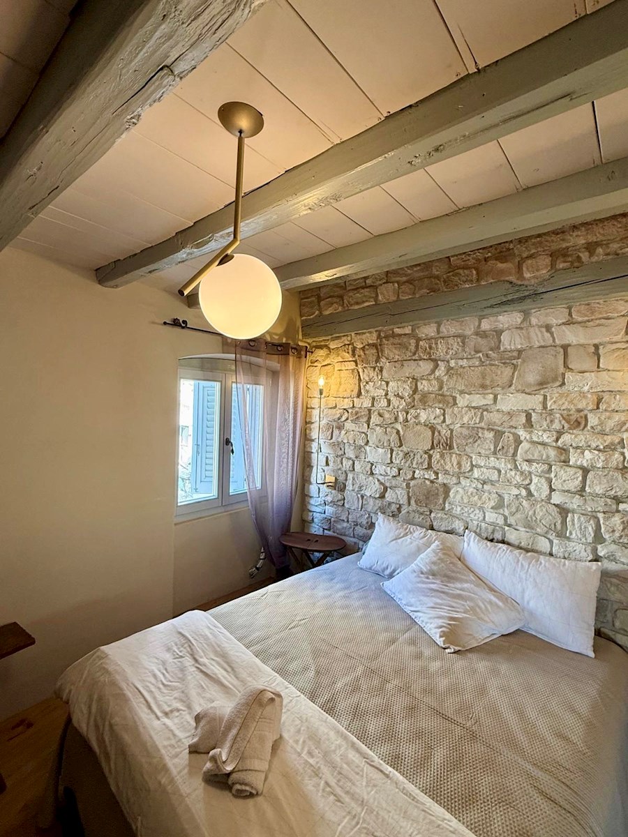 Appartamento splendidamente arredato con vista sul mare a Rovigno