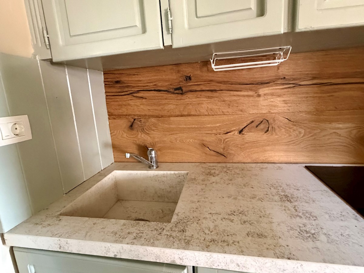 Appartamento splendidamente arredato con vista sul mare a Rovigno