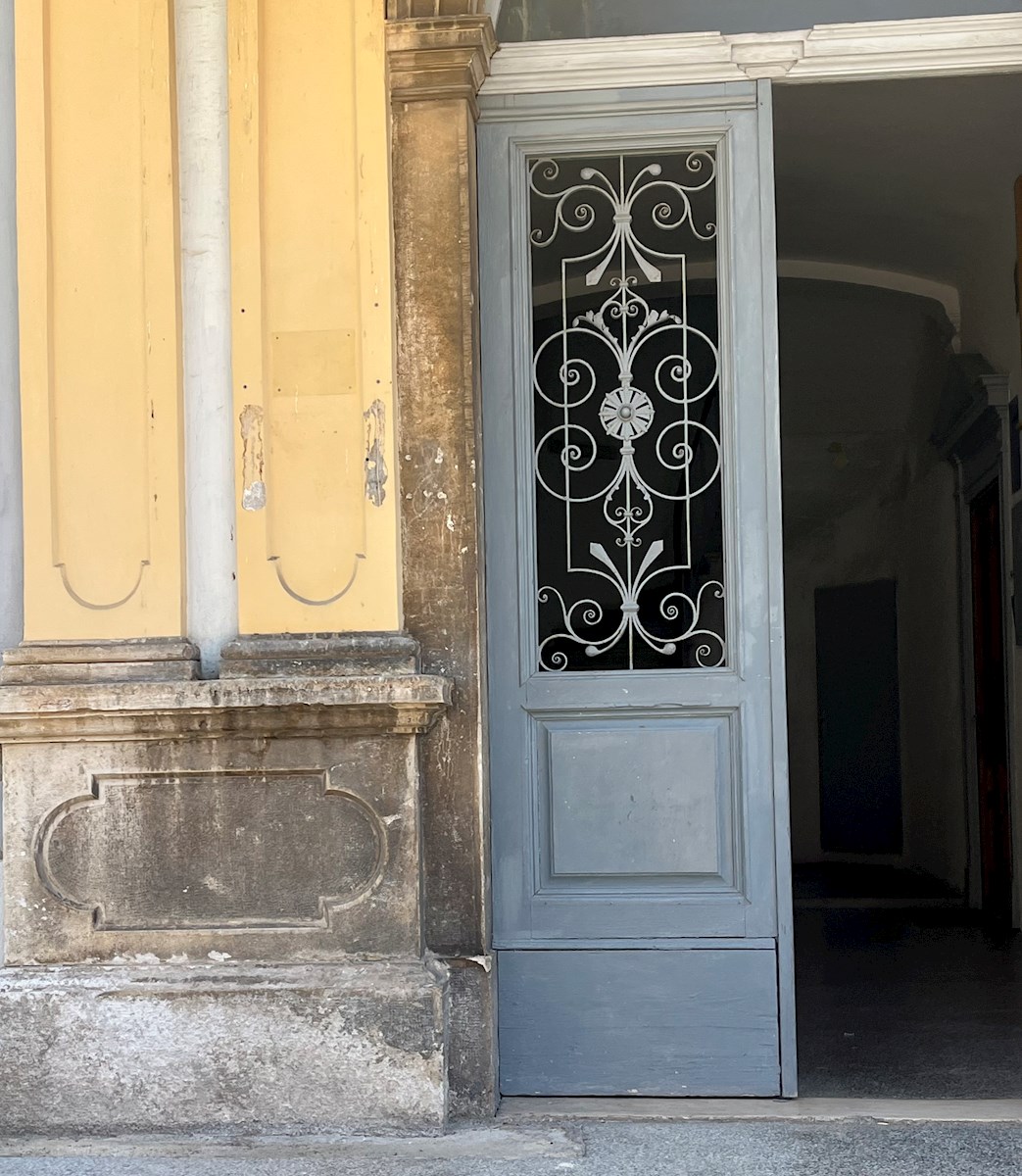 Bellissimo appartamento al primo piano nel centro di Pola