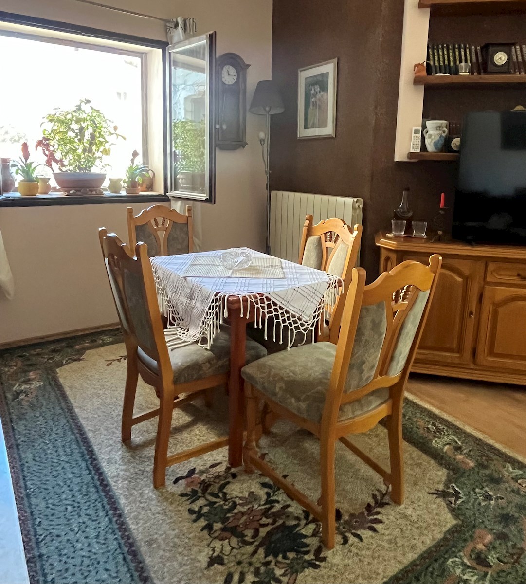 Bellissimo appartamento al primo piano nel centro di Pola