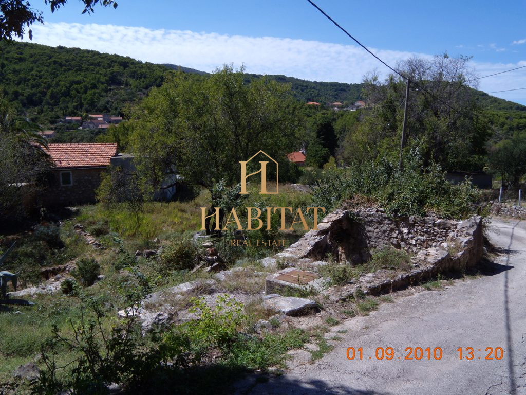 Dalmazia , Hvar , Dol Sv.Ana , casa 46m2 con terreno edificabile 650m2