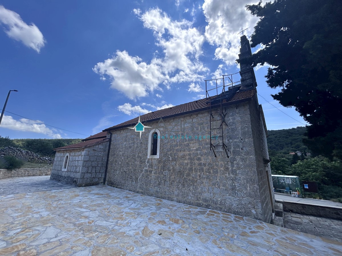 Dalmazia , Hvar , Dol Sv.Ana , casa 46m2 con terreno edificabile 650m2