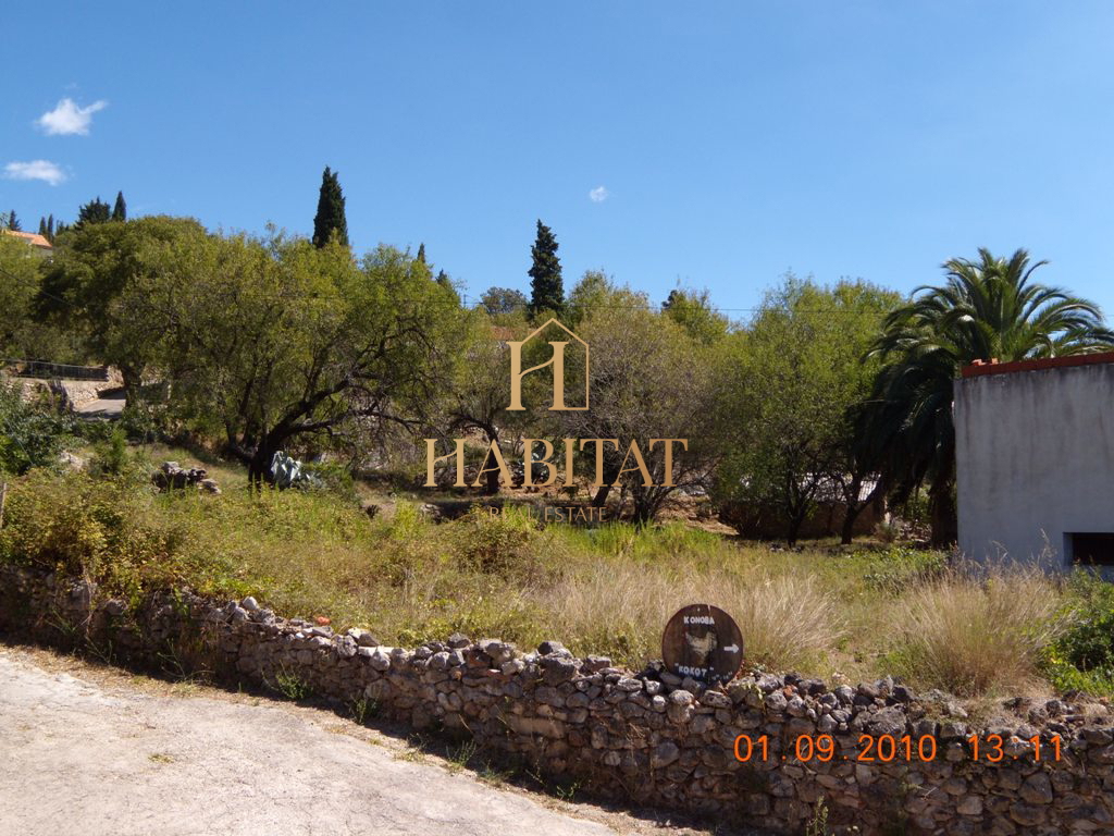 Dalmazia , Hvar , Dol Sv.Ana , casa 46m2 con terreno edificabile 650m2