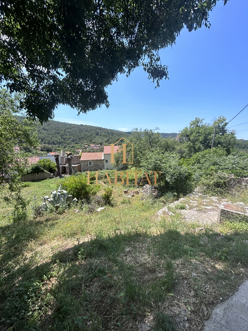 Dalmazia , Hvar , Dol Sv.Ana , casa 46m2 con terreno edificabile 650m2