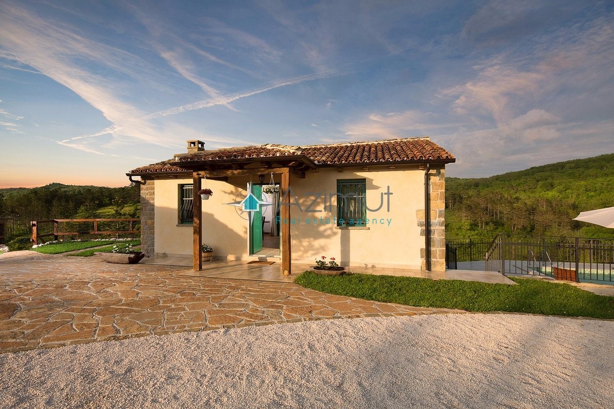 ISTRIA, MOTOVUN - Resort, hotel, ristorante, appartamenti, campeggio, case vacanze, terreno di 30.000 m2