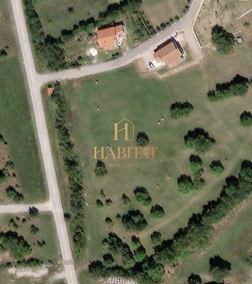 Istria, Buzet, Štupari, terreno edificabile 5726m2, strada asfaltata, vendita