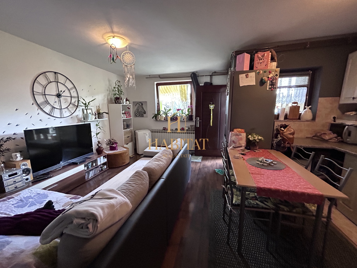 Zagabria, Kustošija, vendita, casa 218m2, 3 appartamenti, 1 monolocale, pozzo