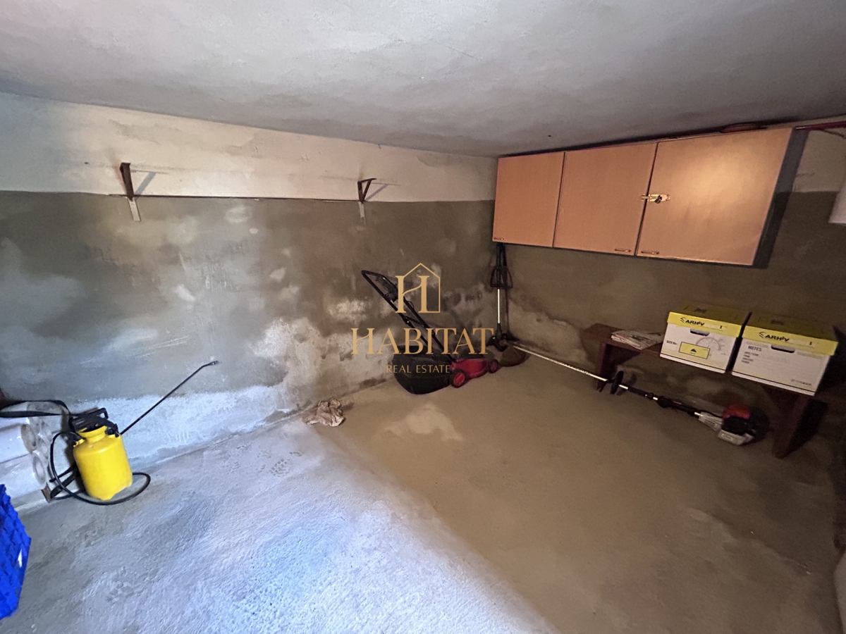 Zagabria, Kustošija, vendita, casa 218m2, 3 appartamenti, 1 monolocale, pozzo