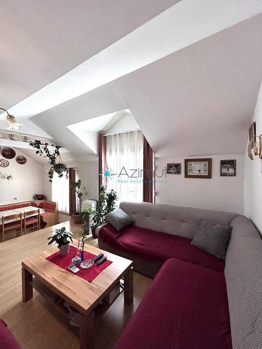 Zagabria, Kustošija, vendita, casa 218m2, 3 appartamenti, 1 monolocale, pozzo