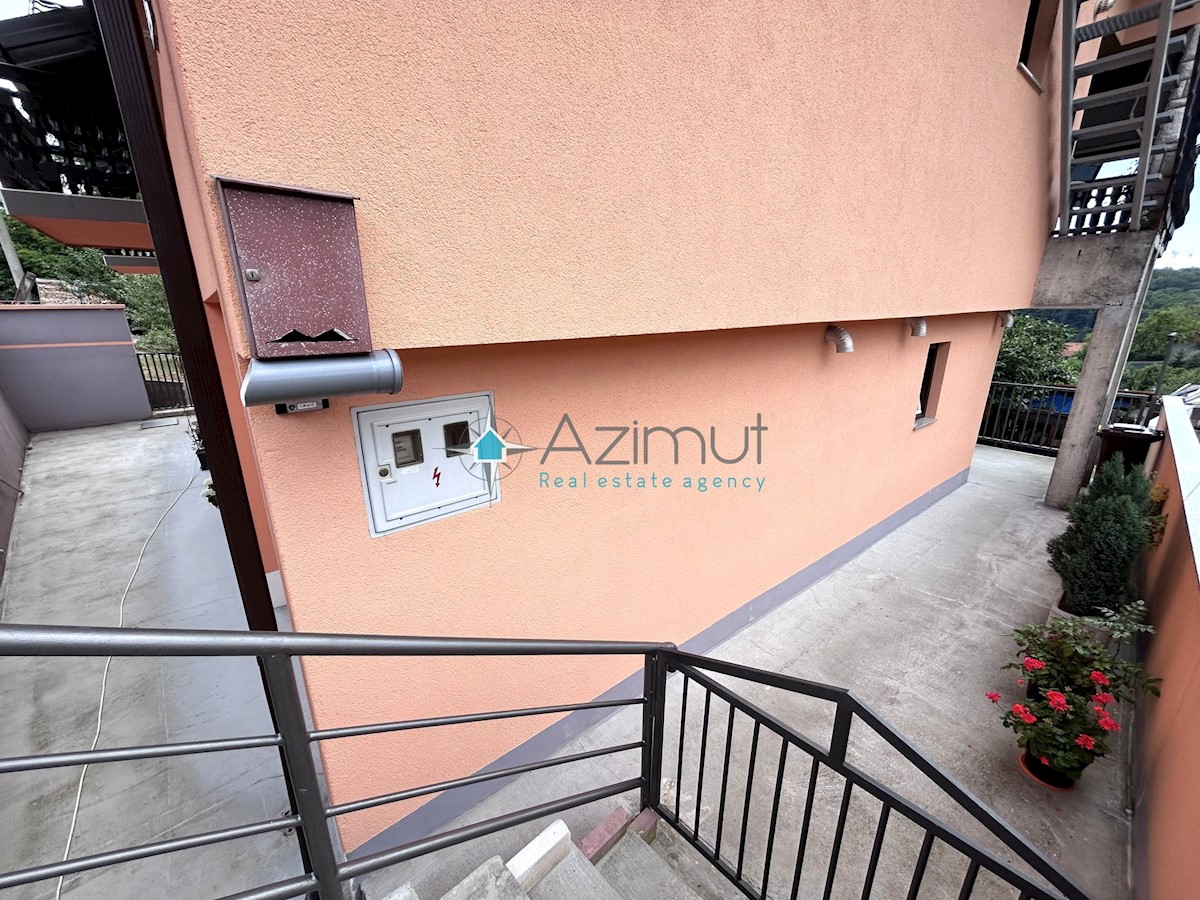 Zagabria, Kustošija, vendita, casa 218m2, 3 appartamenti, 1 monolocale, pozzo