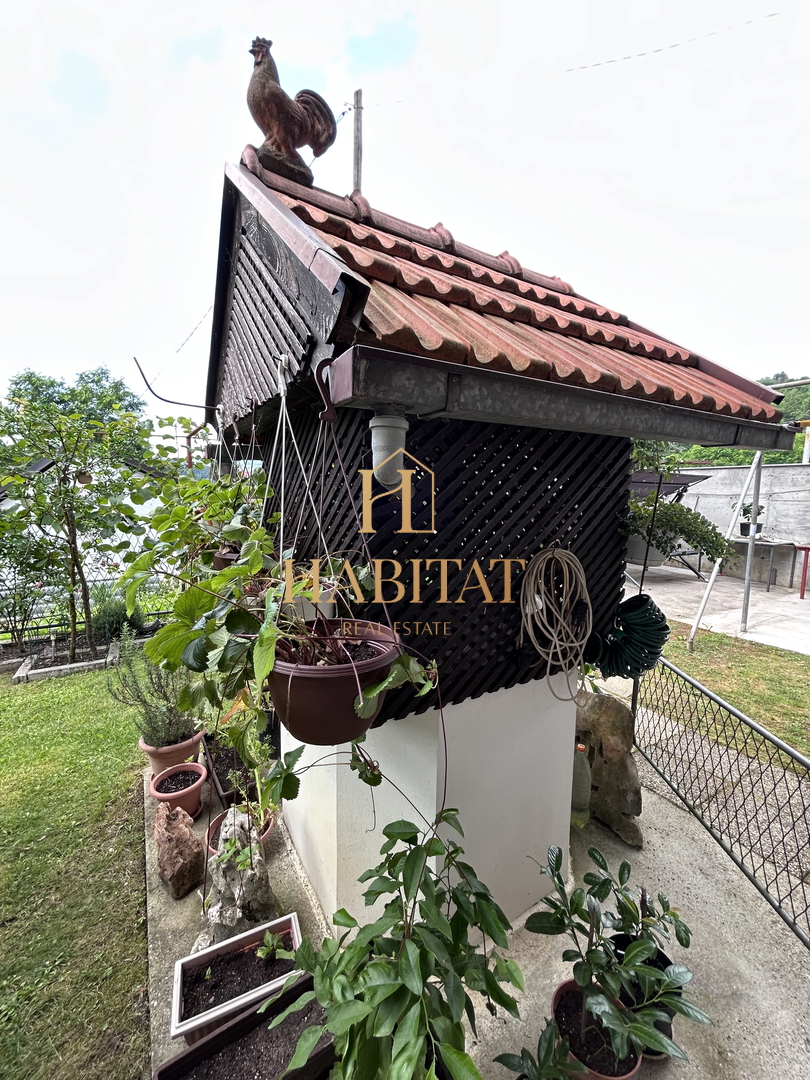 Zagabria, Kustošija, vendita, casa 218m2, 3 appartamenti, 1 monolocale, pozzo
