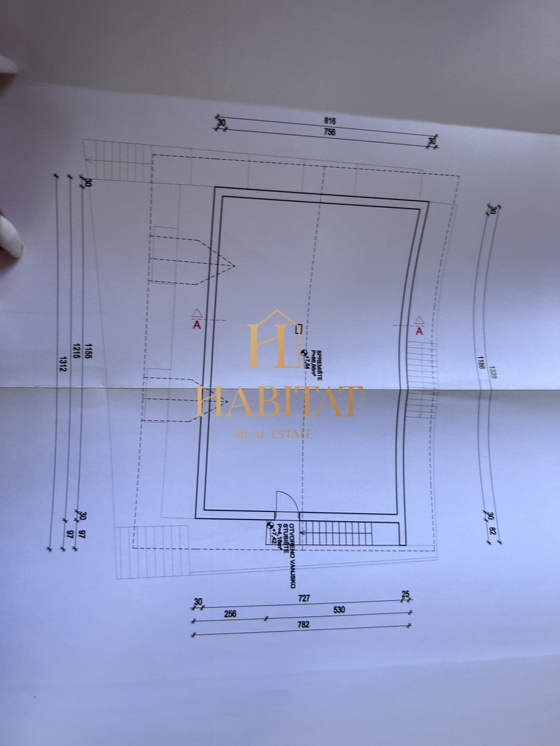 Zagabria, Kustošija, vendita, casa 218m2, 3 appartamenti, 1 monolocale, pozzo