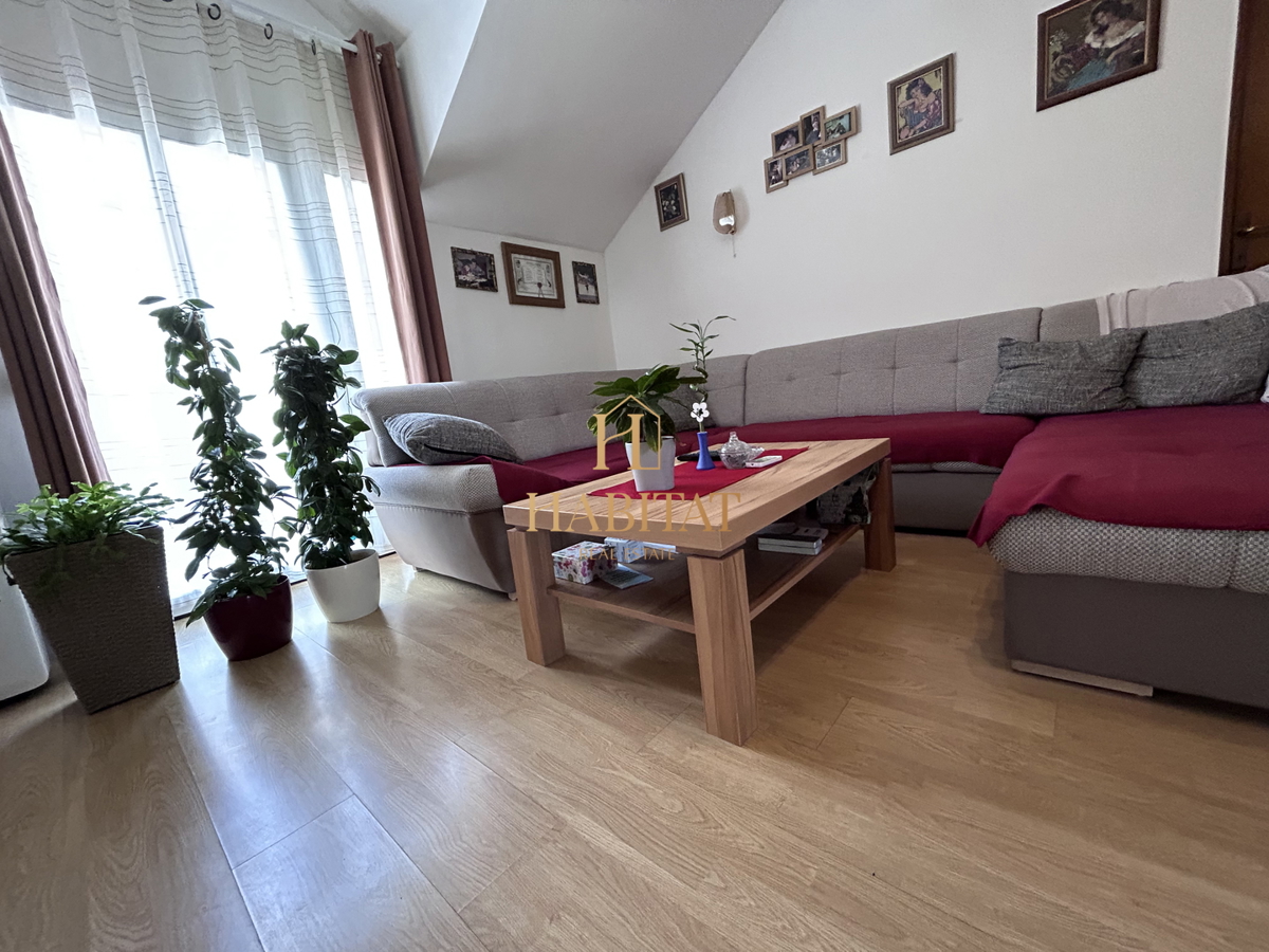 Zagabria, Kustošija, vendita, casa 218m2, 3 appartamenti, 1 monolocale, pozzo