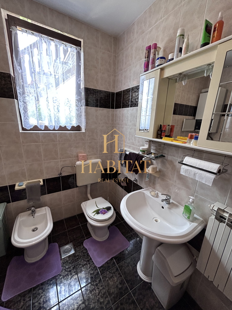 Zagabria, Kustošija, vendita, casa 218m2, 3 appartamenti, 1 monolocale, pozzo