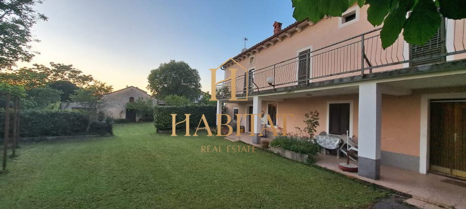OCCASIONE-IMMOBILE con FABBRICATI su 3.000 m2 di terreno edificabile
