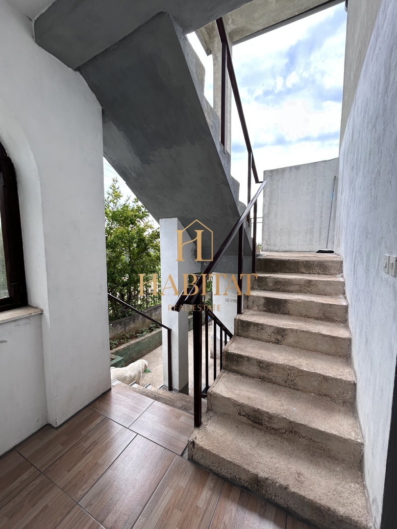 Istria, Umago, Marija Na Krasu, casa 420m2 con terrazze, giardino 1644m2, 2 garage, vista mare