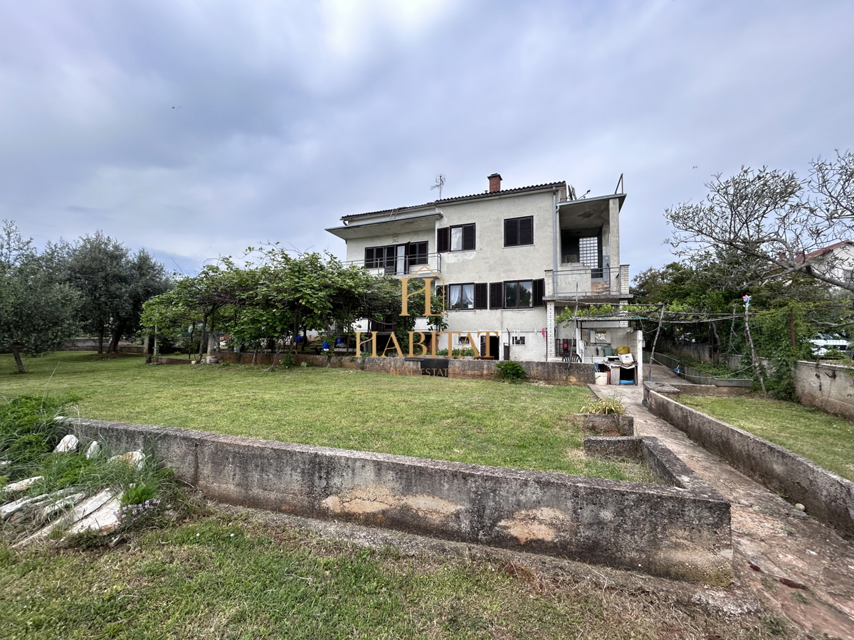 Istria, Umago, Marija Na Krasu, casa 420m2 con terrazze, giardino 1644m2, 2 garage, vista mare