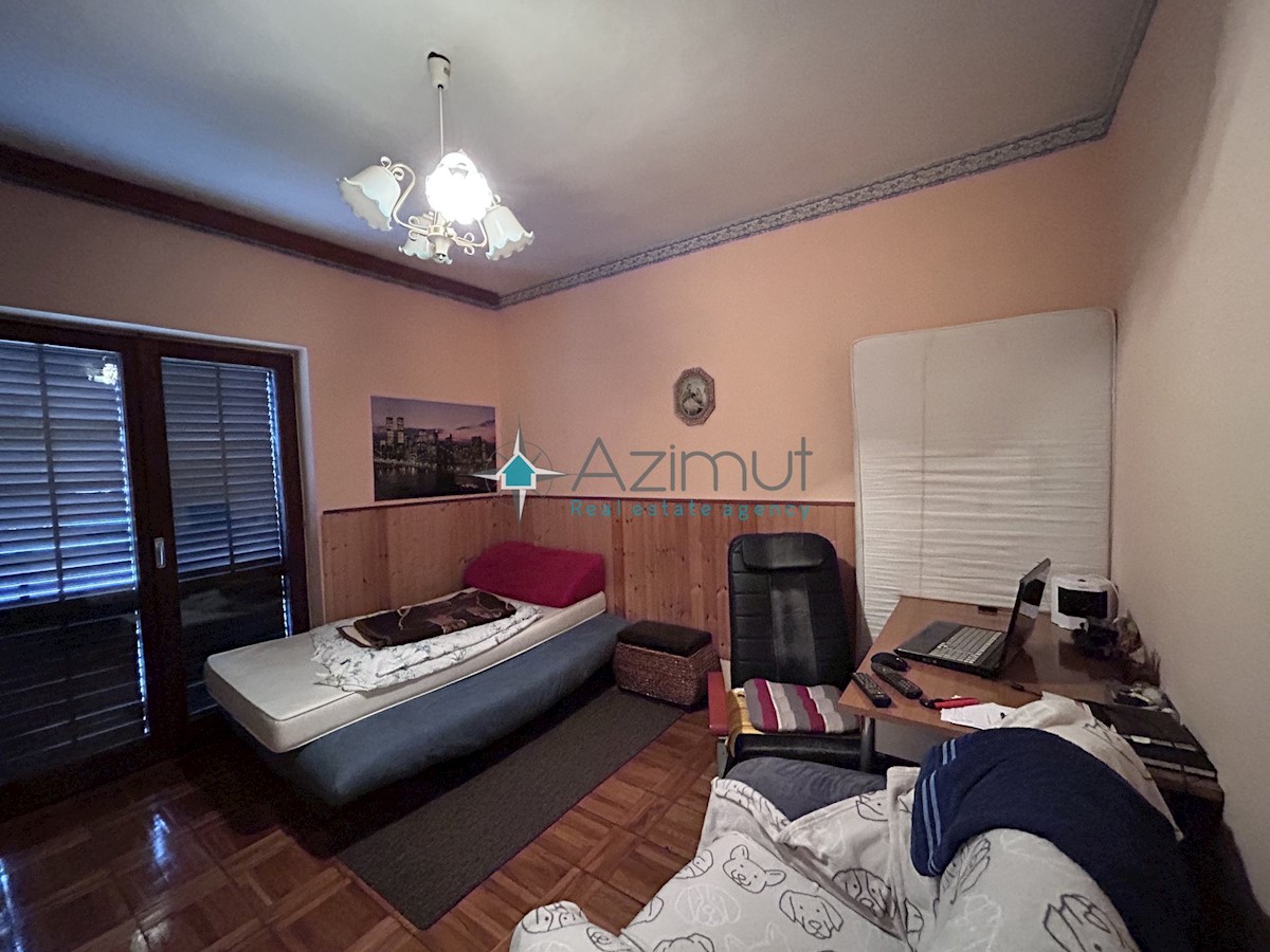 Istria, Umago, Marija Na Krasu, casa 420m2 con terrazze, giardino 1644m2, 2 garage, vista mare