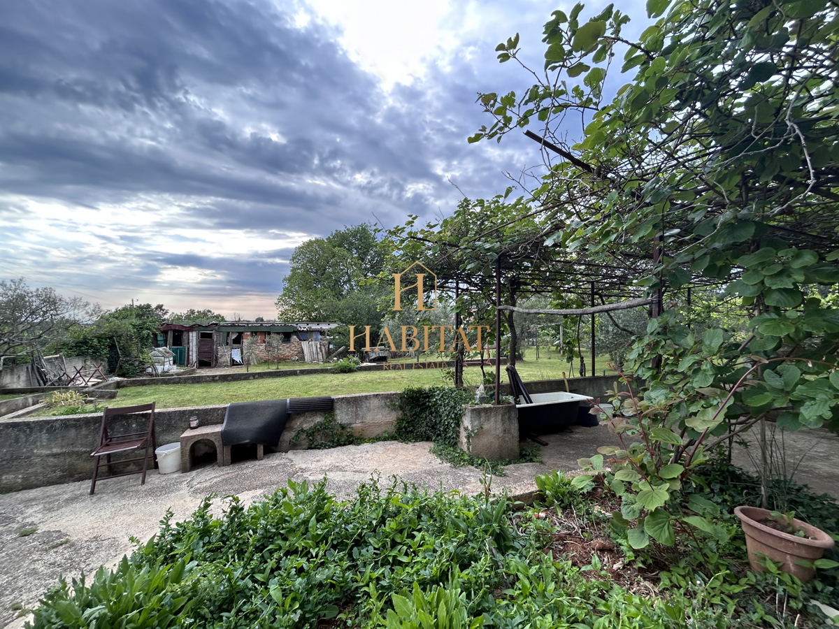 Istria, Umago, Marija Na Krasu, casa 420m2 con terrazze, giardino 1644m2, 2 garage, vista mare