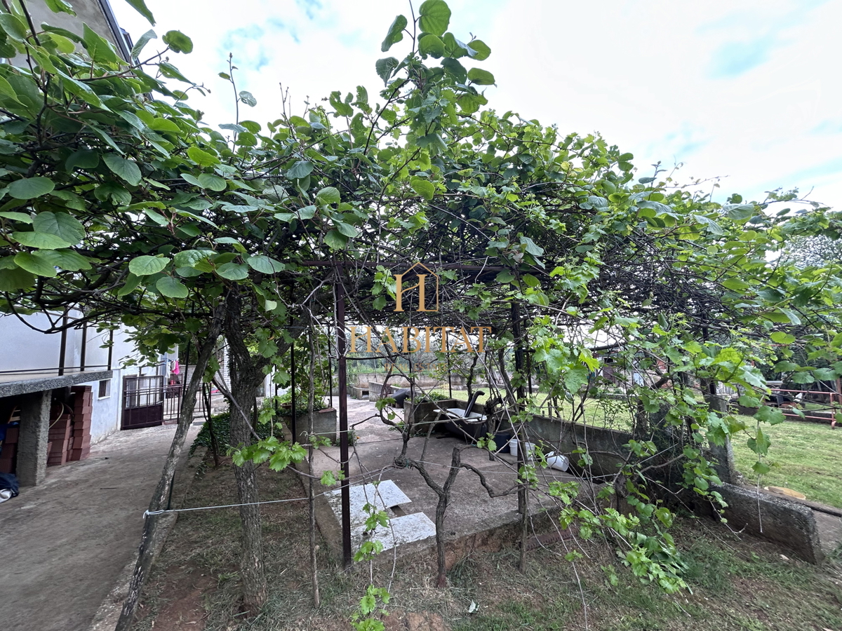 Istria, Umago, Marija Na Krasu, casa 420m2 con terrazze, giardino 1644m2, 2 garage, vista mare