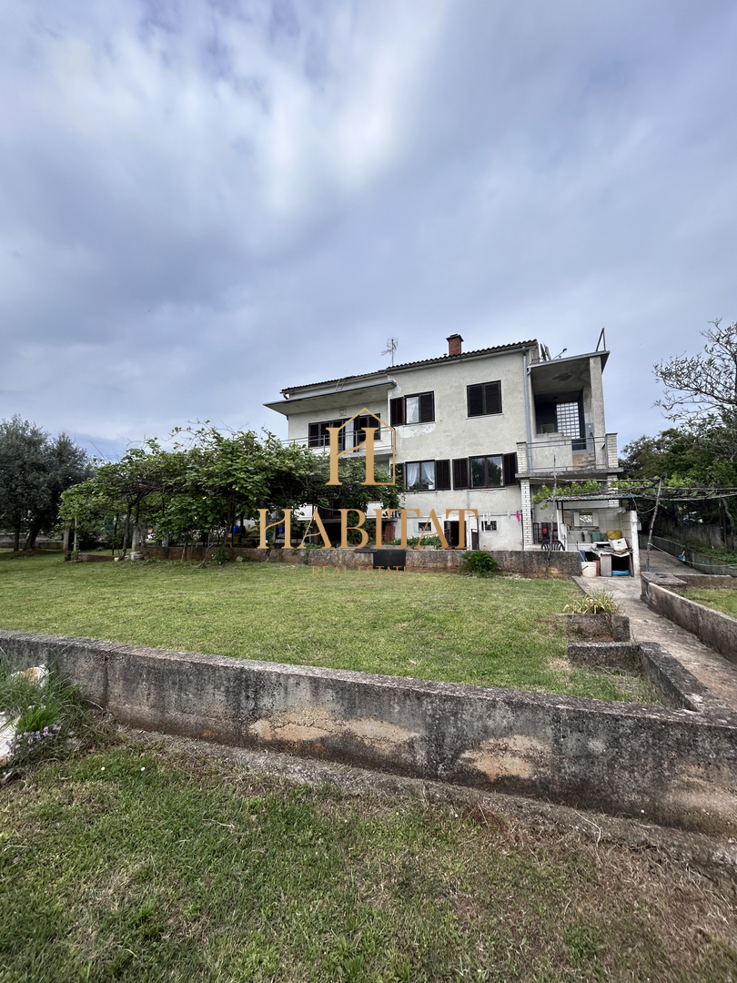 Istria, Umago, Marija Na Krasu, casa 420m2 con terrazze, giardino 1644m2, 2 garage, vista mare