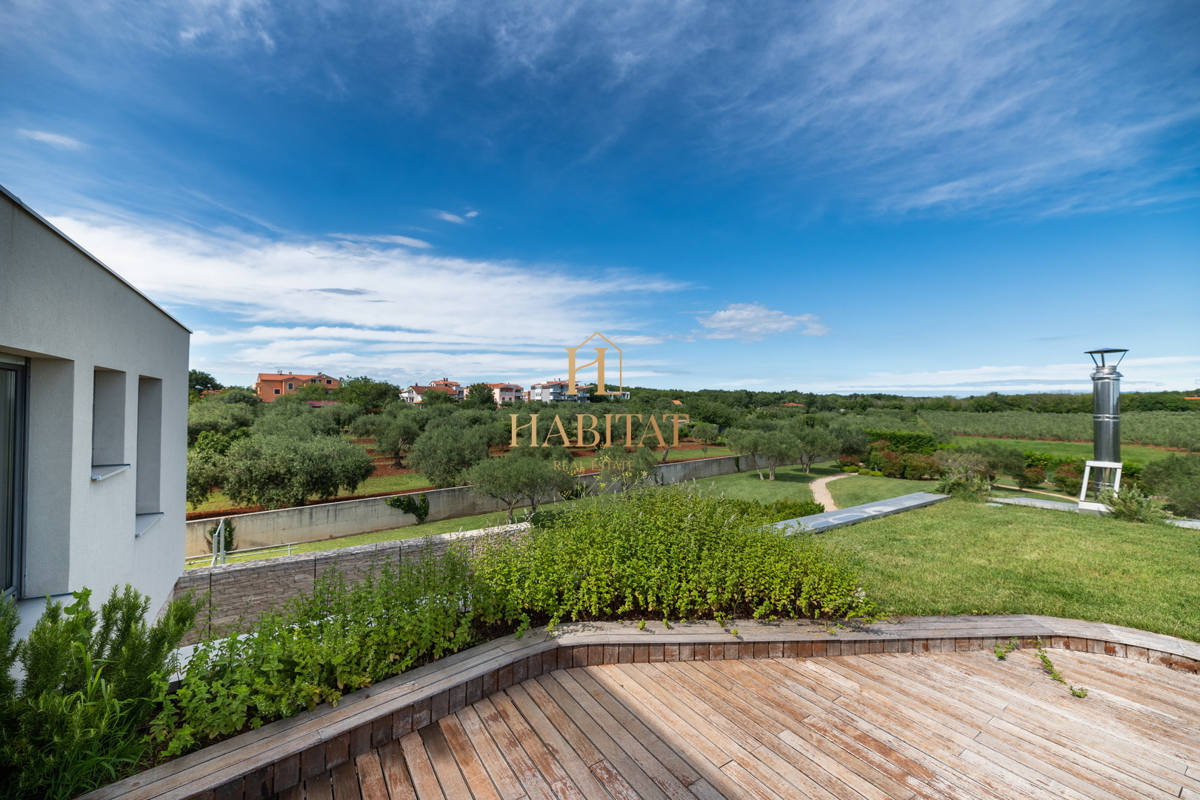 Istra, Zambratija, lussuosa villa di 420m2, 4 camere da letto, 4 bagni, garage.