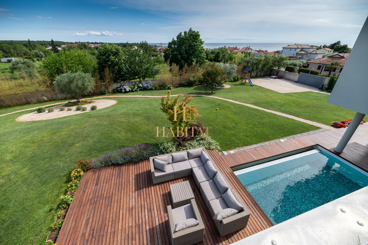 Istra, Zambratija, lussuosa villa di 420m2, 4 camere da letto, 4 bagni, garage.