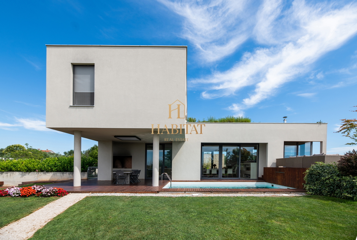 Istra, Zambratija, lussuosa villa di 420m2, 4 camere da letto, 4 bagni, garage.