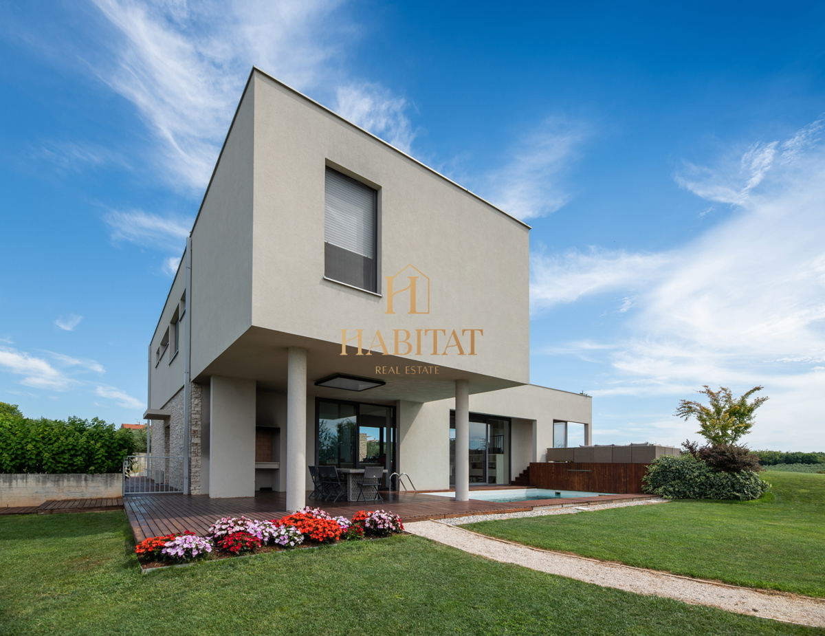 Istra, Zambratija, lussuosa villa di 420m2, 4 camere da letto, 4 bagni, garage.
