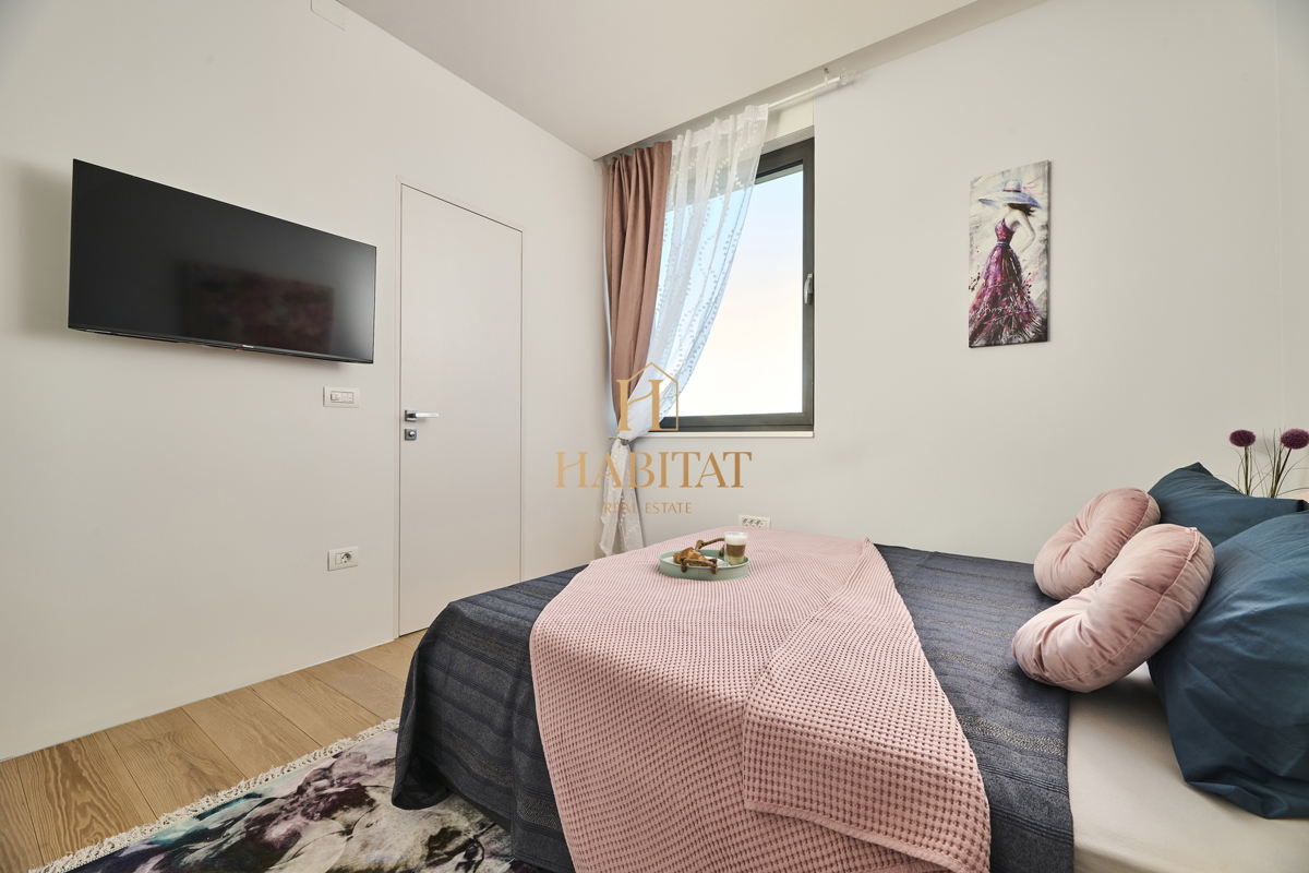 Istra, Zambratija, lussuosa villa di 420m2, 4 camere da letto, 4 bagni, garage.