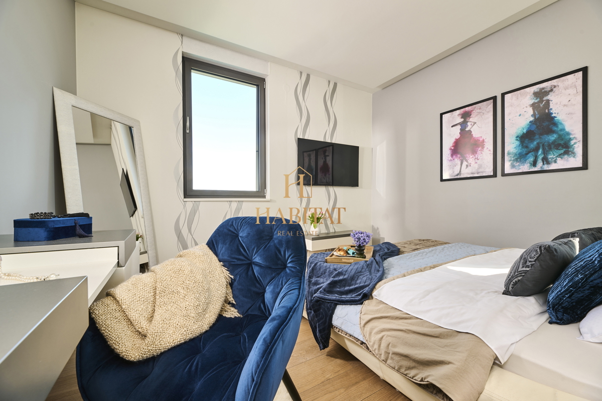 Istra, Zambratija, lussuosa villa di 420m2, 4 camere da letto, 4 bagni, garage.
