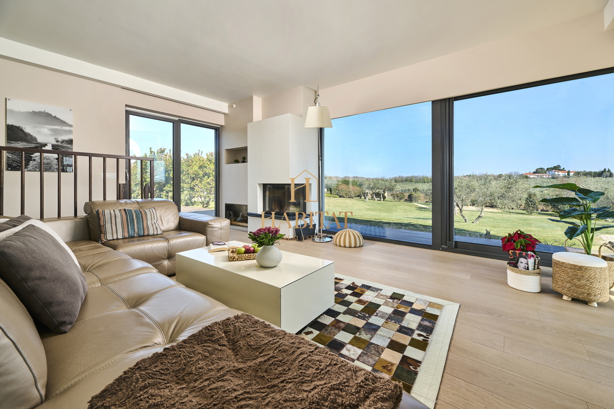 Istra, Zambratija, lussuosa villa di 420m2, 4 camere da letto, 4 bagni, garage.
