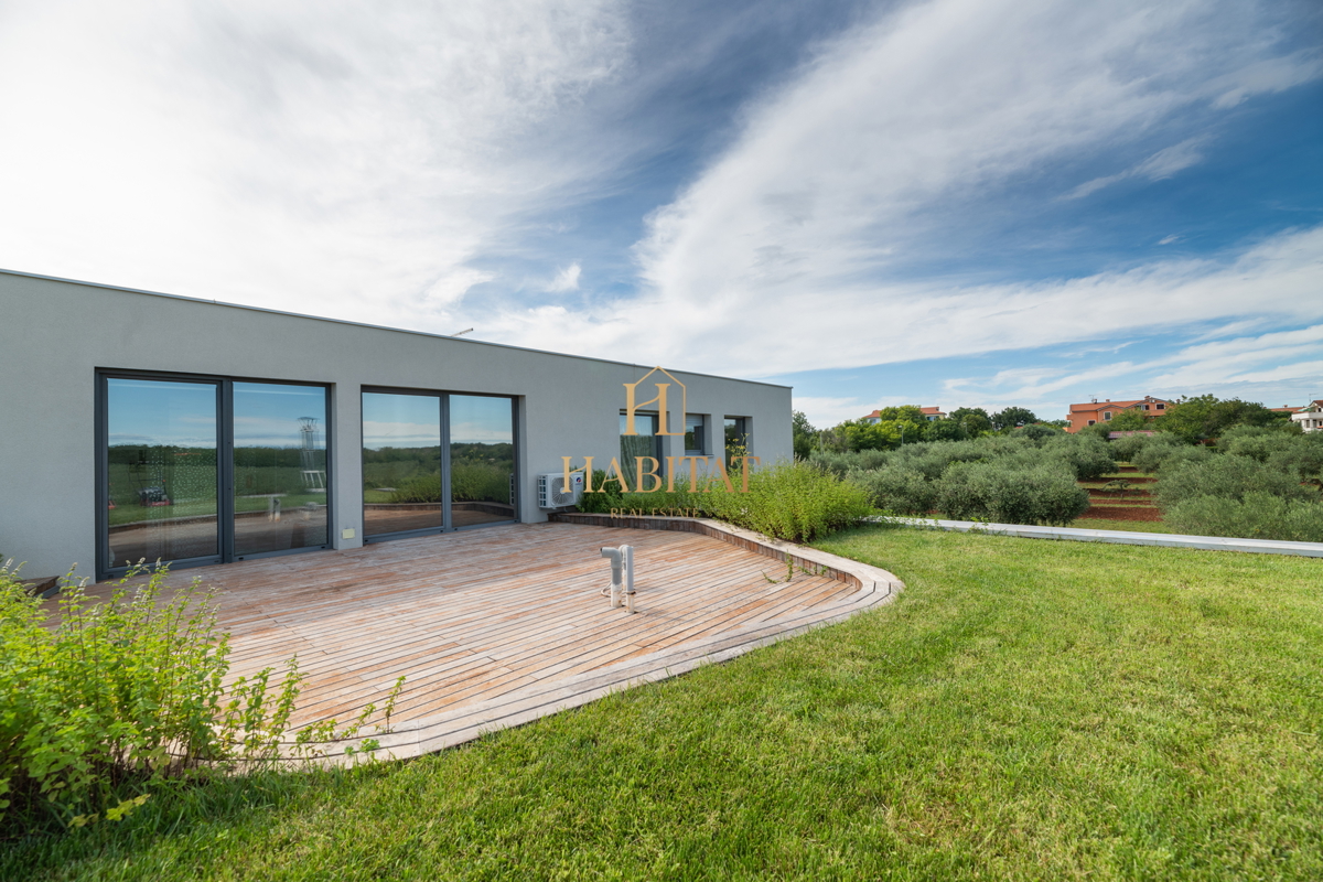 Istra, Zambratija, lussuosa villa di 420m2, 4 camere da letto, 4 bagni, garage.