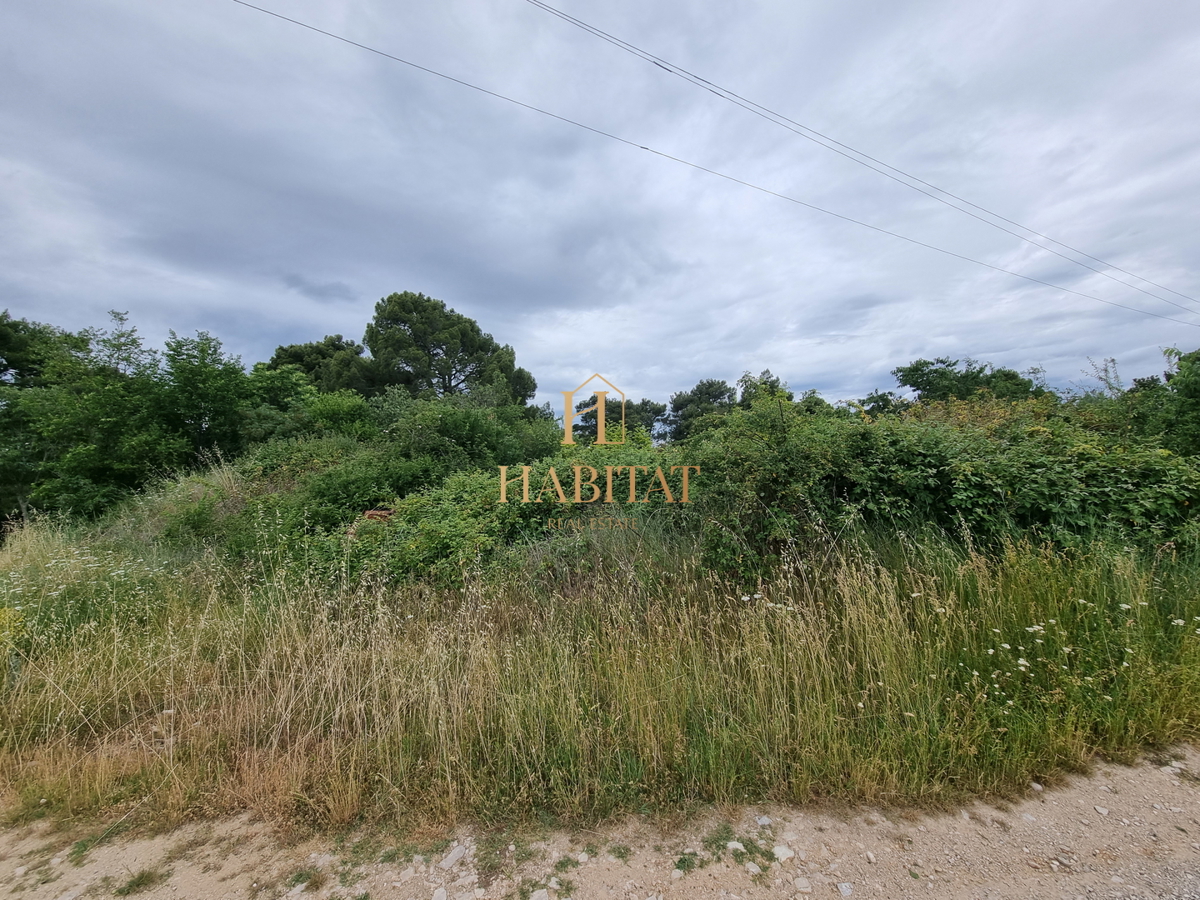 Istria, Buje, Kastel, terreno edificabile 872m2, vista mare