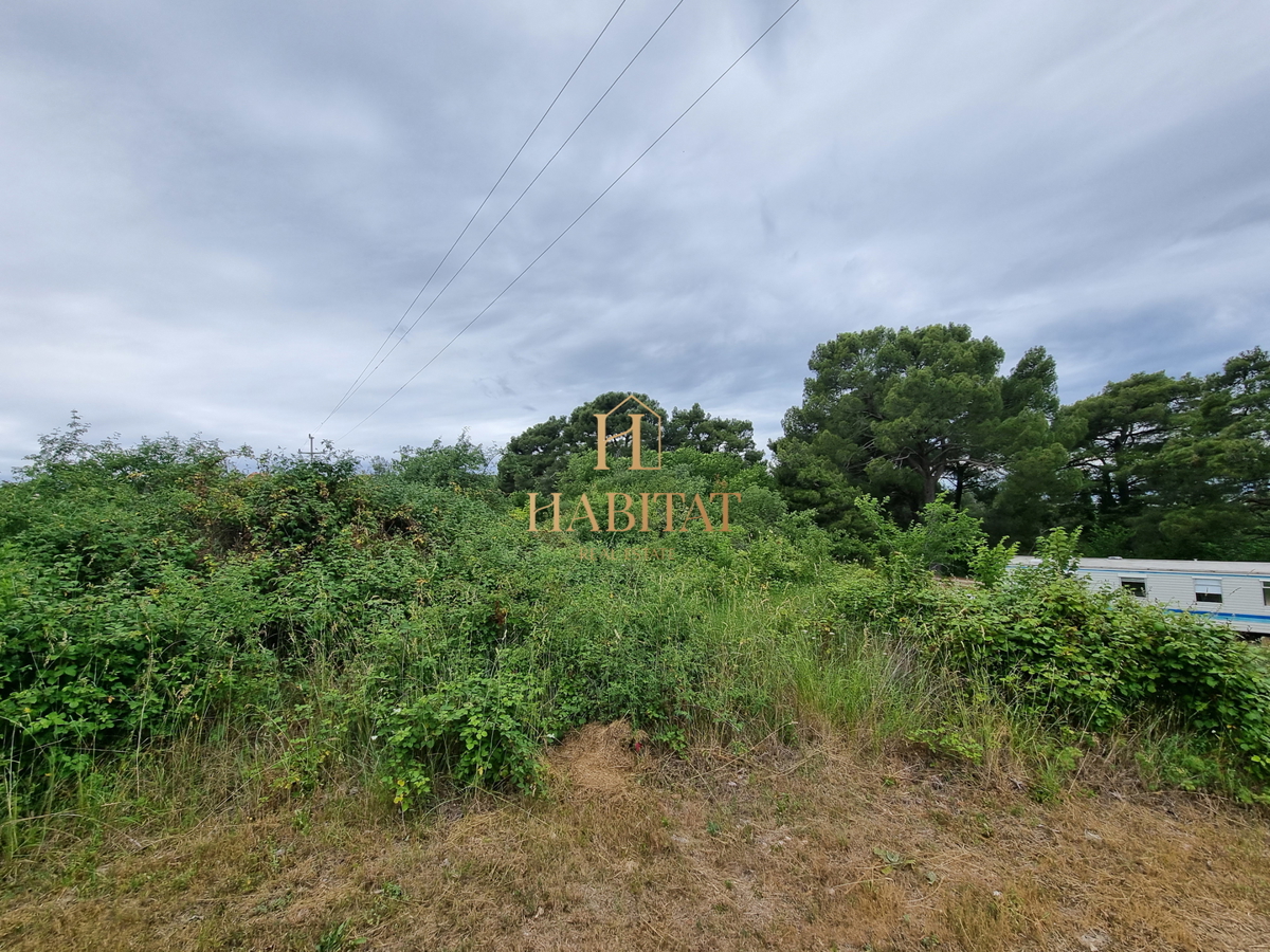 Istria, Buje, Kastel, terreno edificabile 872m2, vista mare