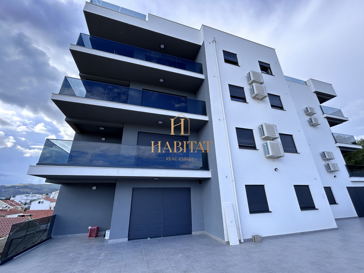 Dalmazia, Okrug Gornji, Attico 147m2, vista mare panoramica, piscina