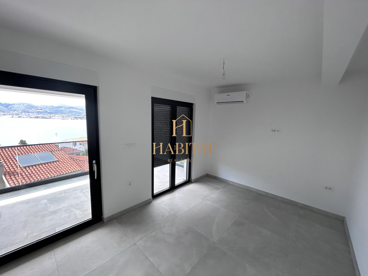 Dalmazia, Okrug Gornji, Attico 192m2, vista sul mare aperto