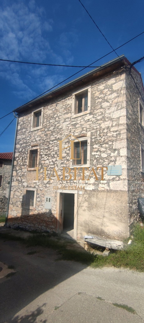 Istria, Verteneglio, casa in pietra da ristrutturare di 80 mq