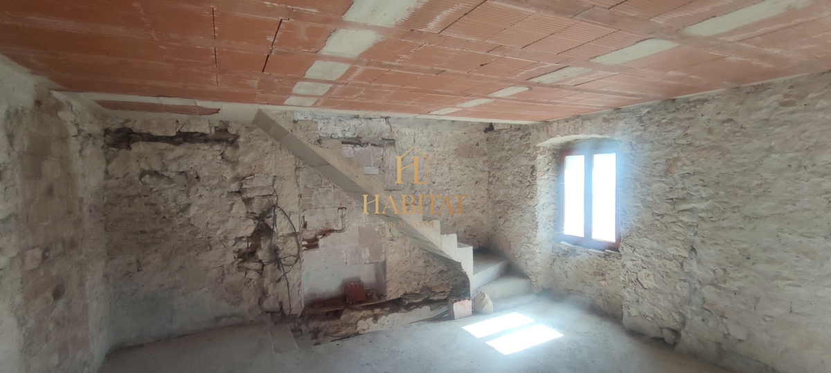 Istria, Verteneglio, casa in pietra da ristrutturare di 80 mq