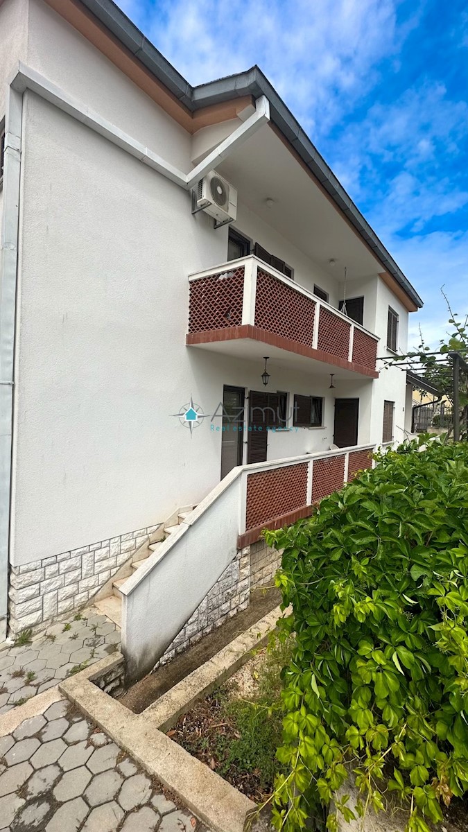 Istria, Parenzo, casa 300 m2, giardino 900 m2